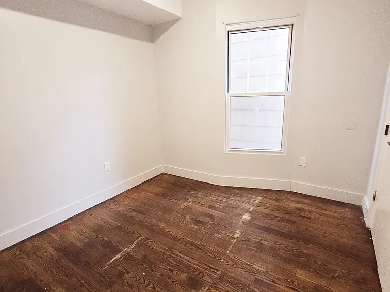 181 Clerk St #1A — Photo 12