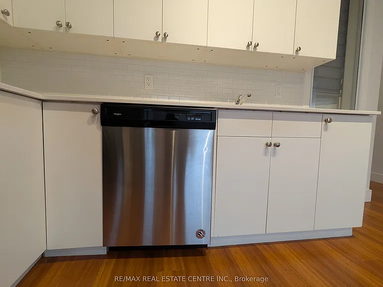 1 Wellington St #418 — Photo 10