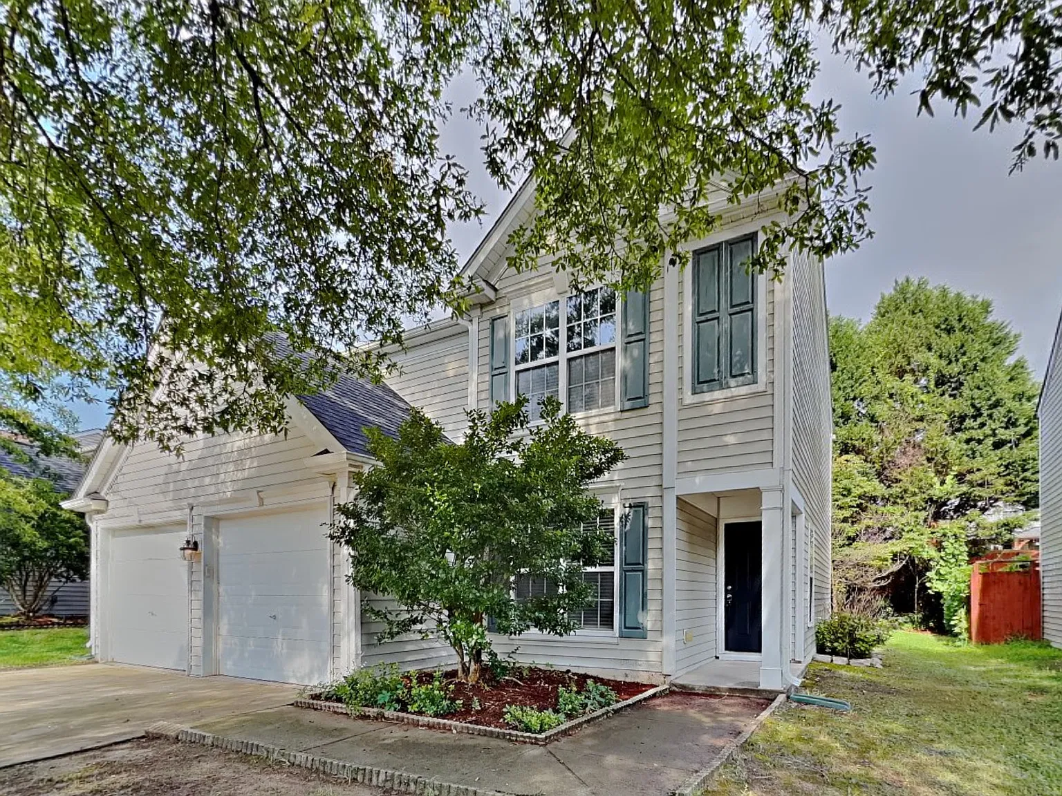 2023 Swimming Hole Cir — Photo 3