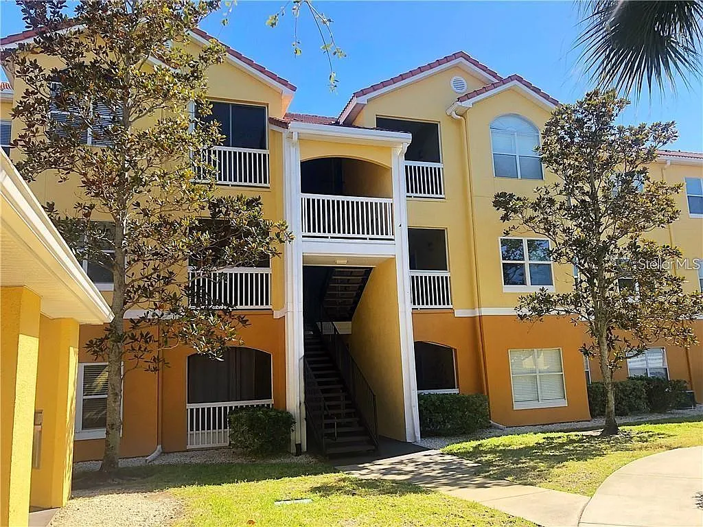 2 bed, 2.0 bath, 925 sqft, $1,800 — Photo 1