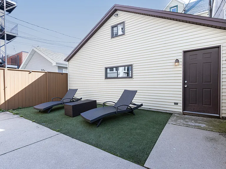 2837 N Southport Ave #3 — Photo 15