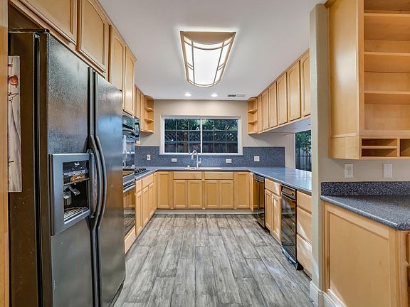 5th image of 1759 Camargo Dr