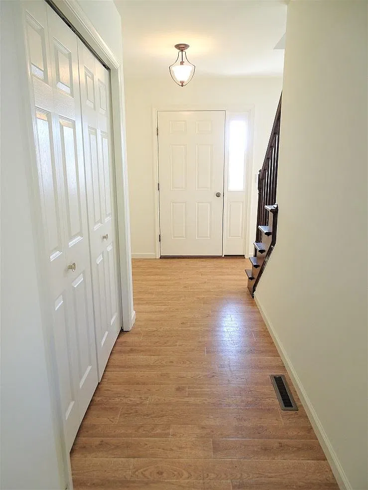 3 bed, 2.5 bath, 1672 sqft, $2,295 — Photo 2