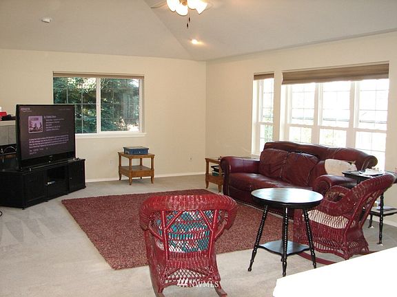 5th image of 9323 Yakima Avenue S