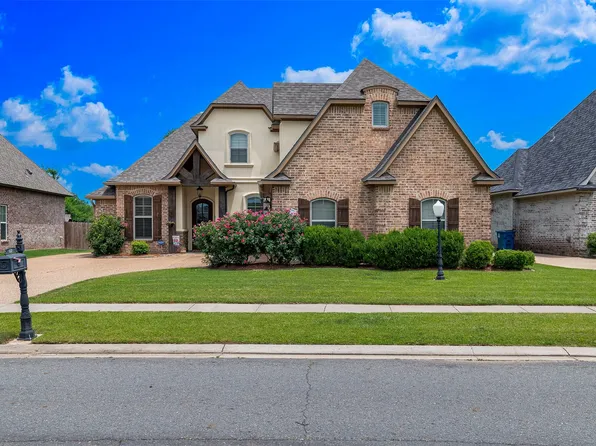 672 Dumaine Dr, Bossier City, LA 71111
