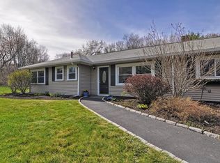 28 Bradford Rd, Natick, MA 01760