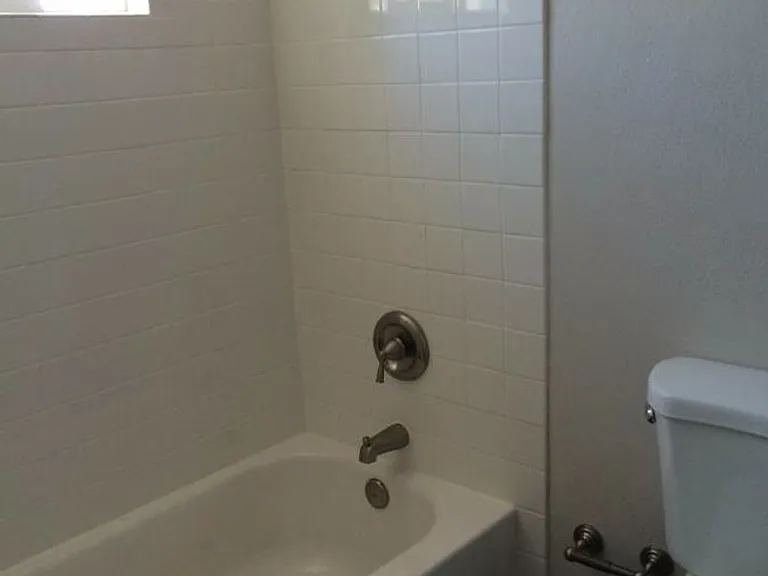 370 N Fair Oaks Ave — Photo 8