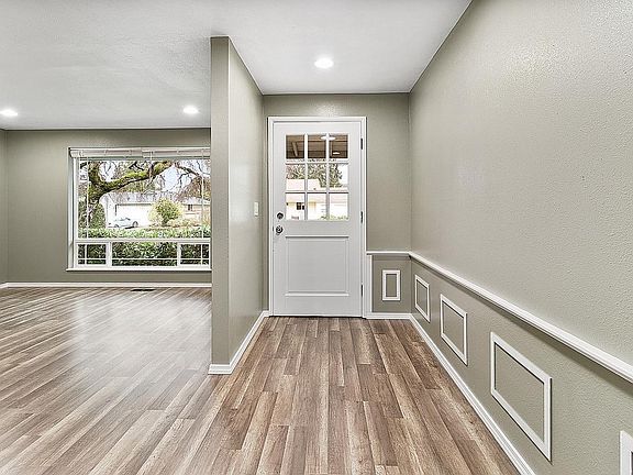 2nd image of 2752 Alpine Dr SE
