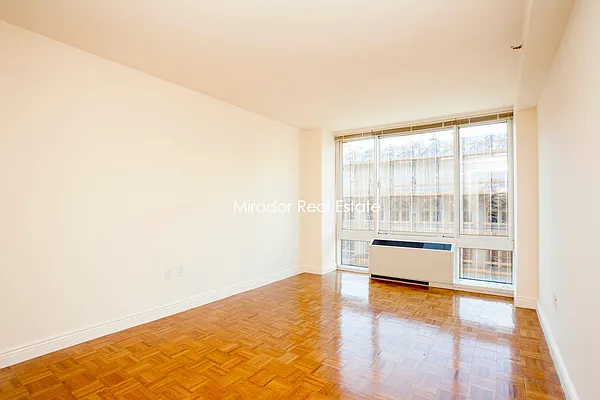 Rented by Mirador Real Estate | media 32