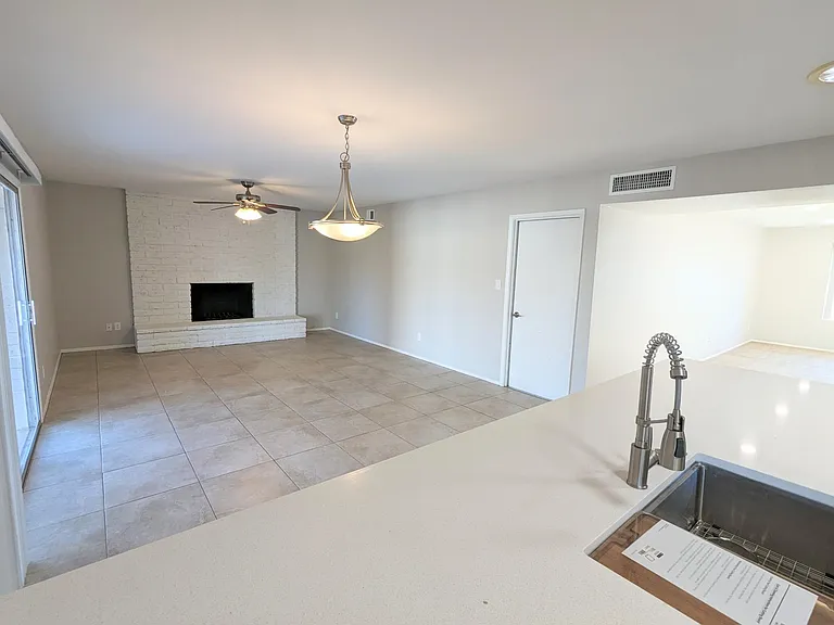 4715 S Hazelton Ln — Photo 11