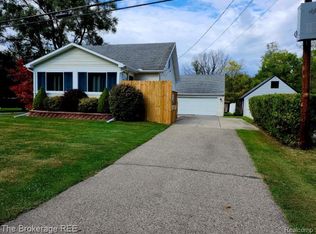 6367 E Pierson Rd, Flint, MI 48506