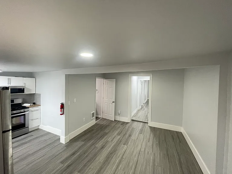 535 N 2nd St — Photo 11