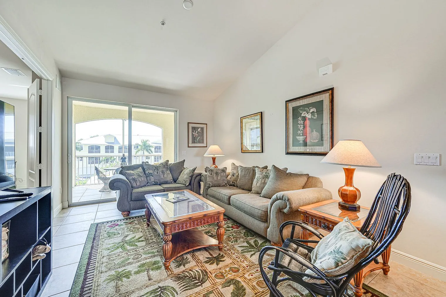 2 bed, 2.0 bath, 1140 sqft, $5,193 — Photo 1