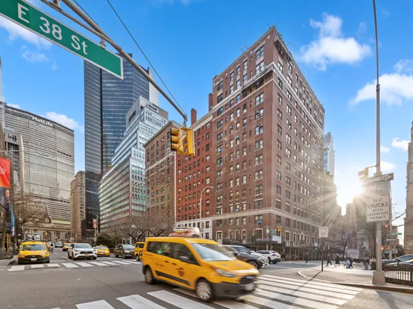 67 Park Avenue 1A image 1 of 14