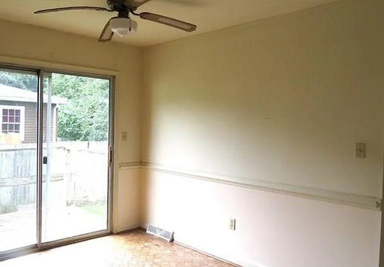 1810 Freeman St — Photo 2