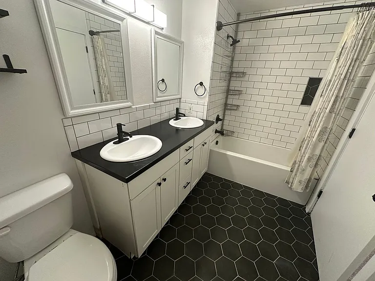 3354 Northwest Ave #101 — Photo 11