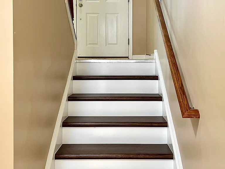 546 Grosvenor Ln — Photo 15