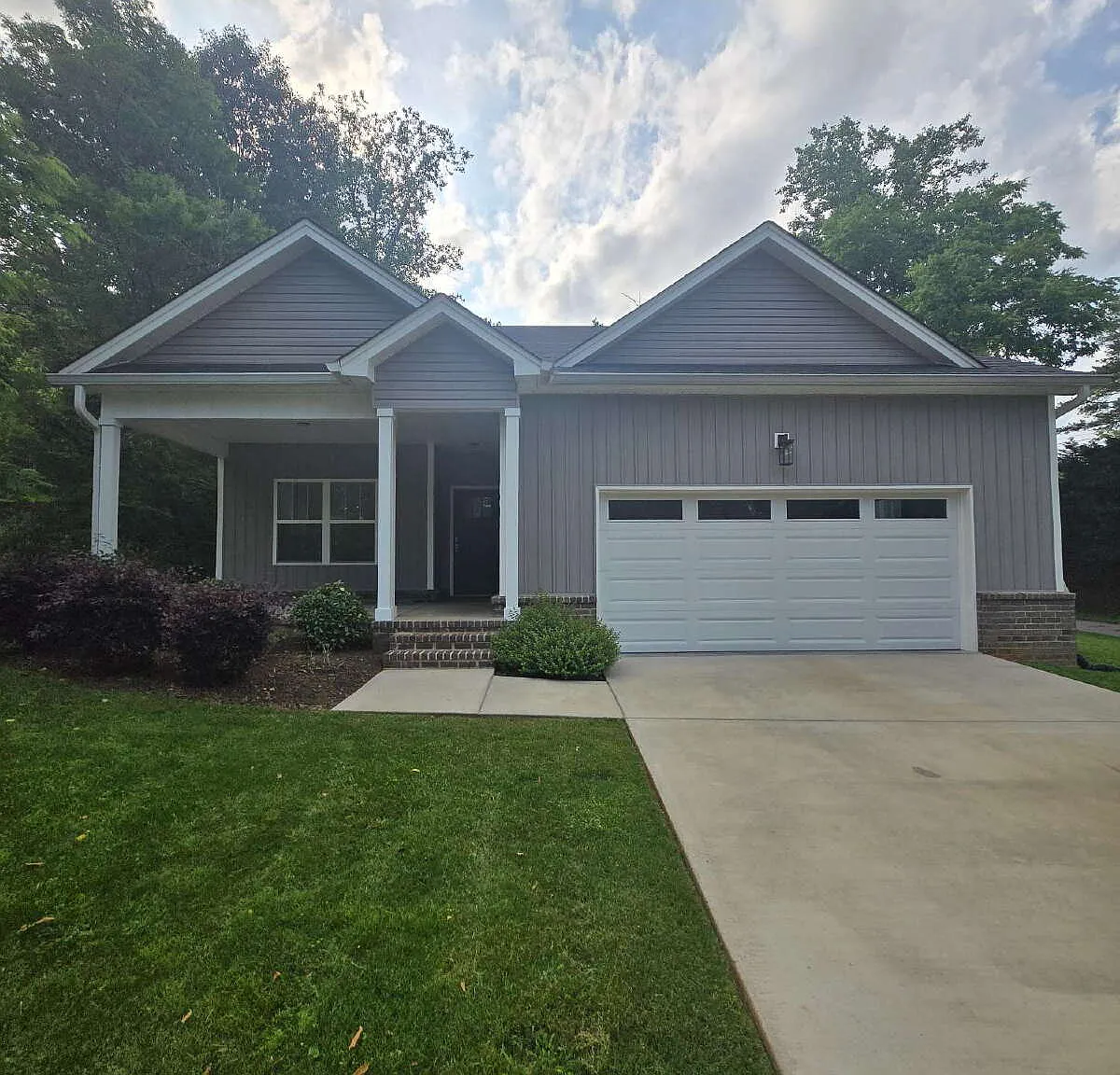 3 bed, 2.0 bath, 1648 sqft, $2,495 — Photo 1