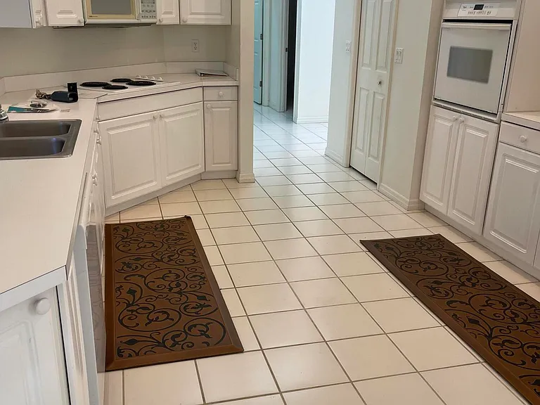 729 Kenwood Cir — Photo 10