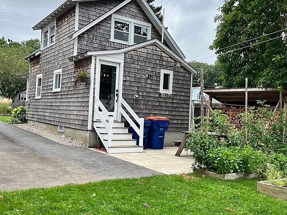 4th image of 26 Harvard St