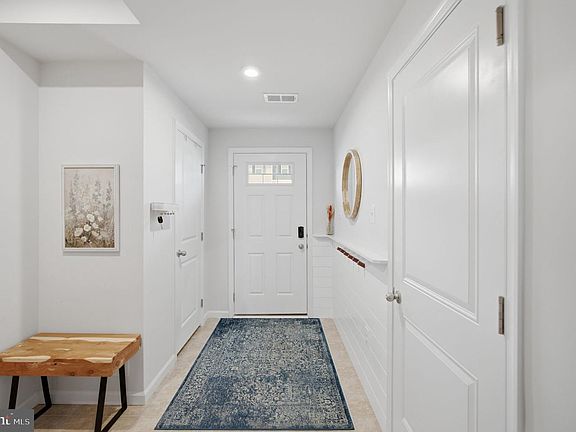 4th image of 38 Snickers Ct