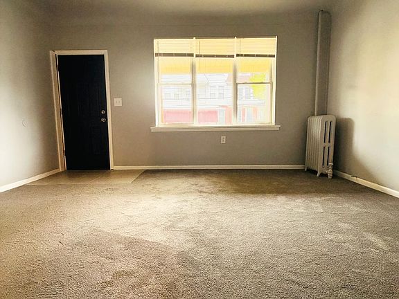 3rd image of 926 Green Ridge St #2