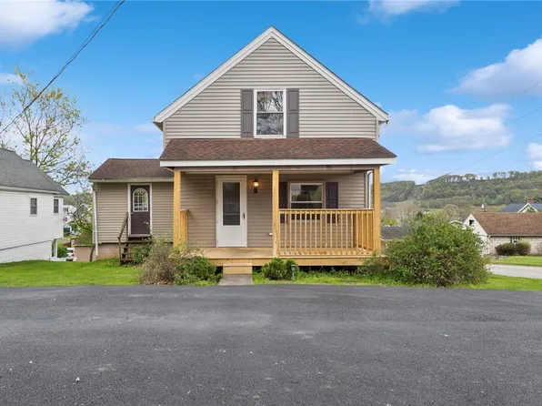 236 S 7th St, Youngwood, PA 15697
