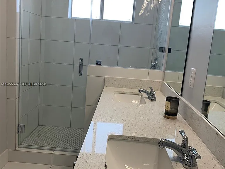 803 E 28th St #803 — Photo 6