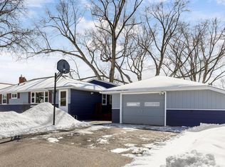 1268 Lealand Rd E, Saint Paul, MN 55109