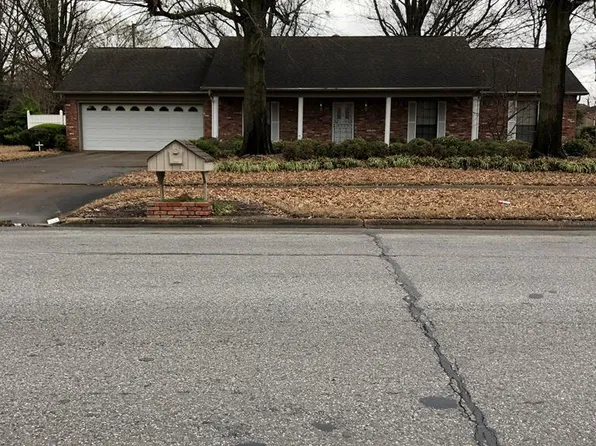 103 Clement Rd, West Memphis, AR 72301