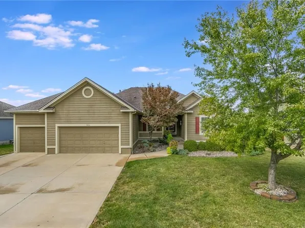 860 S Sycamore St, Gardner, KS 66030