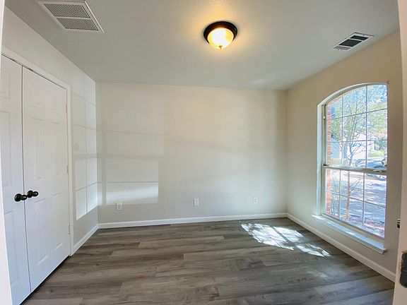 3rd image of 4322 Acorn Creek Dr