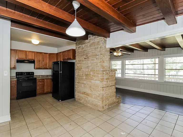 379 Hilltop Circle Ext SW — Photo 7
