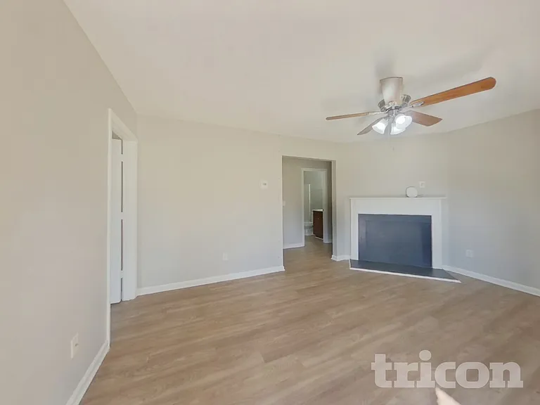 1113 Capps Hollow Dr — Photo 2