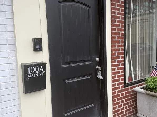 100A Main St #A, Mineola, NY 11501