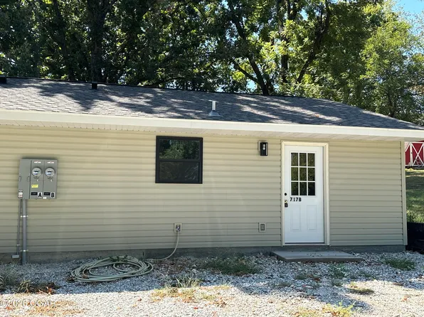 717 Benham Ave #B, Neosho, MO 64850