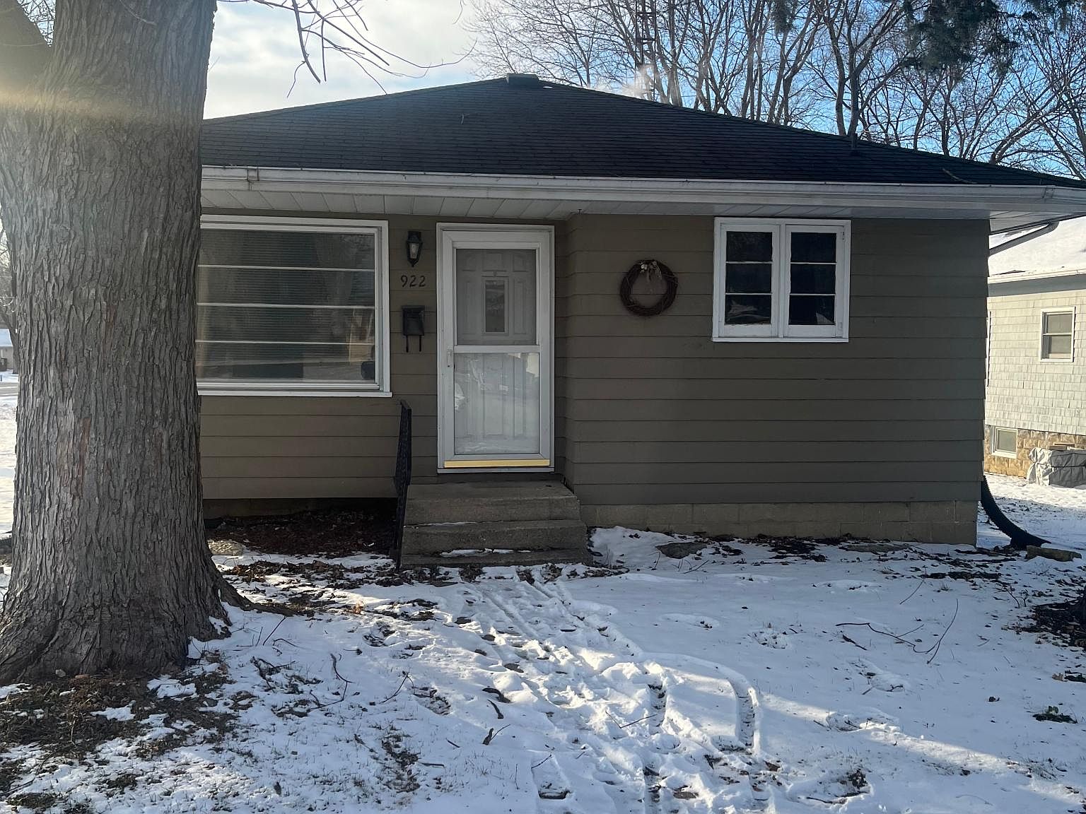 922 Wauponsee St, Morris, IL 60450 | Zillow