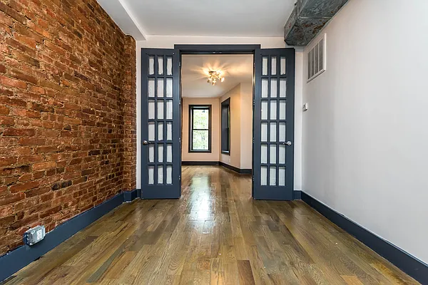Rented by Nooklyn NYC LLC | media 58