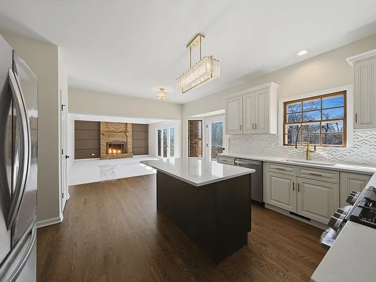 1215 Triple Crown Ct — Photo 16