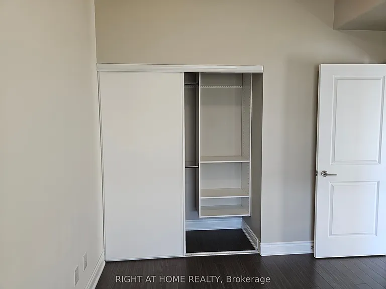 325 S Park Rd #511 — Photo 13