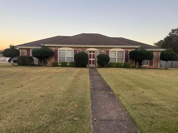 128 Bailey Springs Dr, Florence, AL 35634