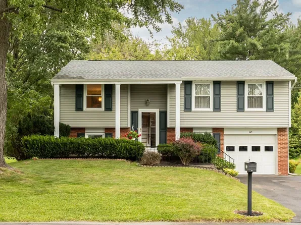 118 Stillwater Dr, East Syracuse, NY 13057