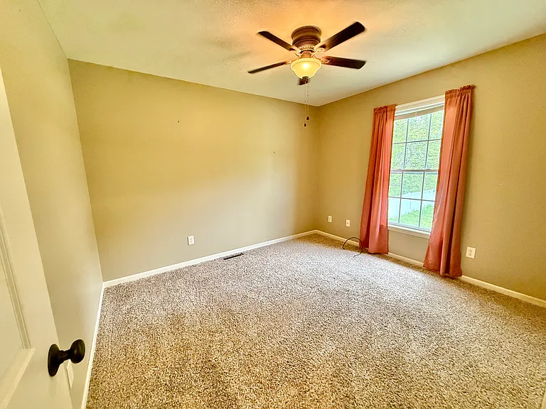 Lindwood Ct — Photo 11