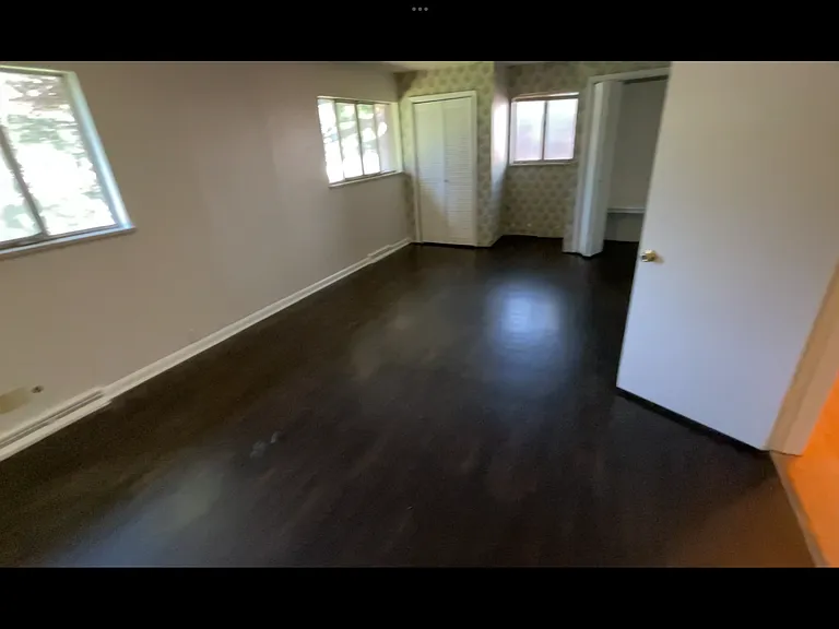 Upstairs Dorm Room - 250sqft
