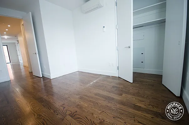 Rented by MySpaceNYC | media 17