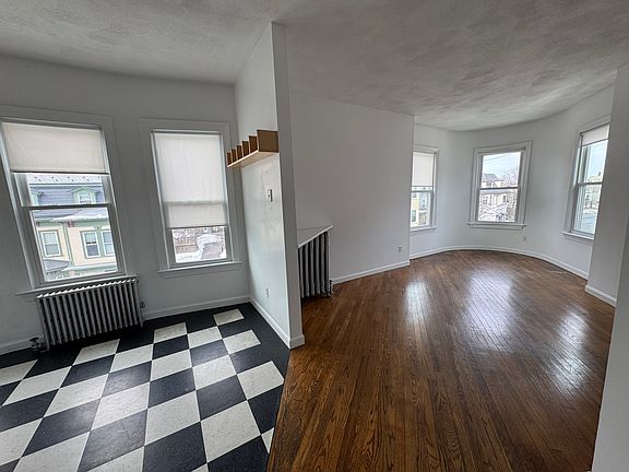 3rd image of 148 Oxford St #2