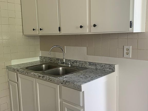 4th image of 533 E Lomita Ave