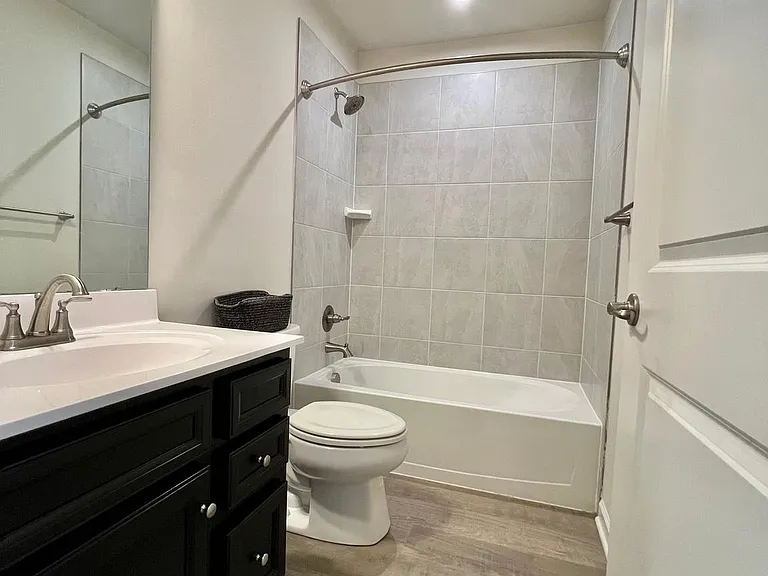 105 Caswell Dr — Photo 26