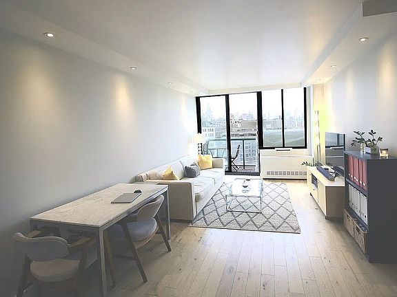 4th image of 22 W 15th St APT 15J