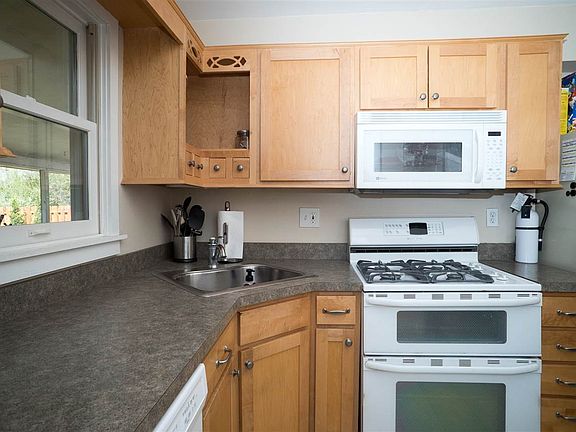 4th image of 2119 Carolina St